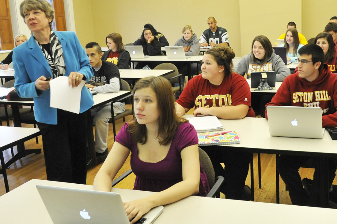 Large classroom in the Administration Building