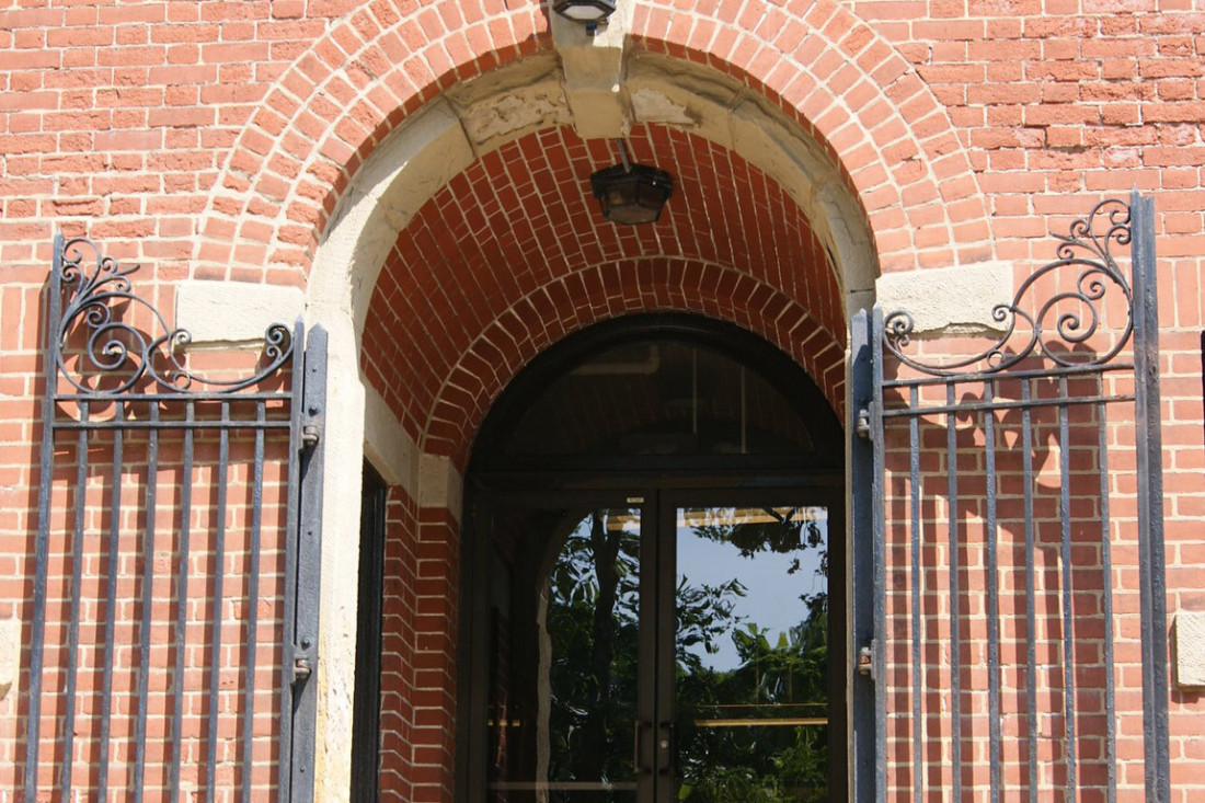 Entrance to Daniel J.Wukich School of Nursing