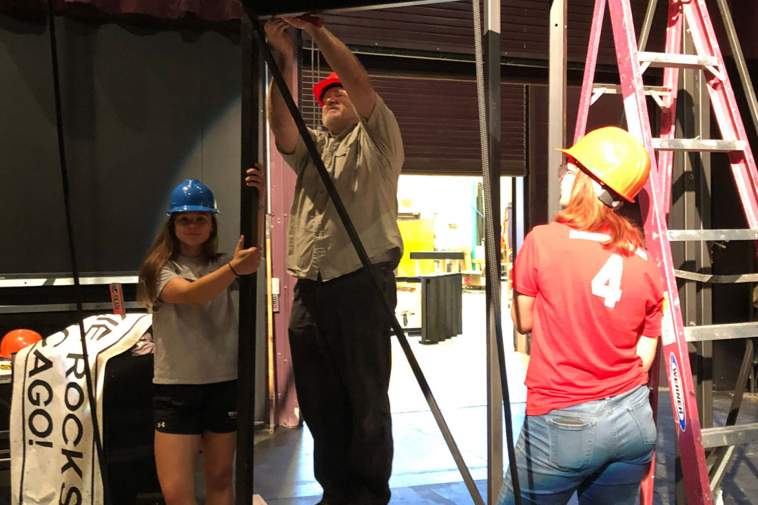 The set up of steel platforms for the production of Chicago.